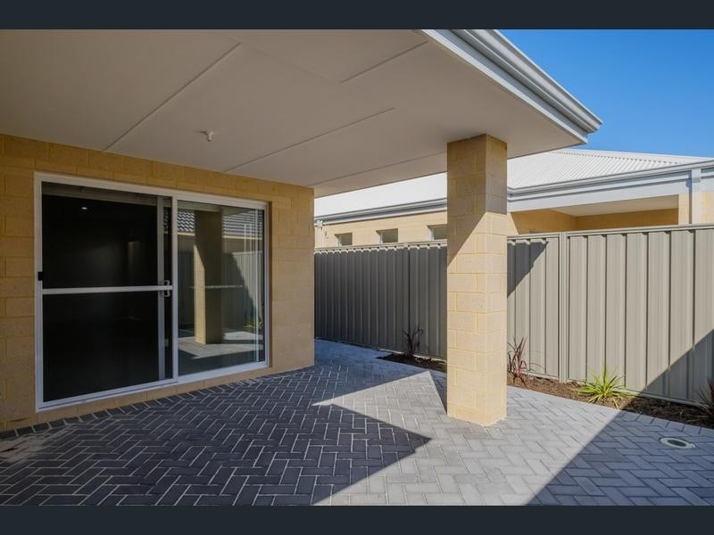 120D Thomas Street, Queens Park WA 6107