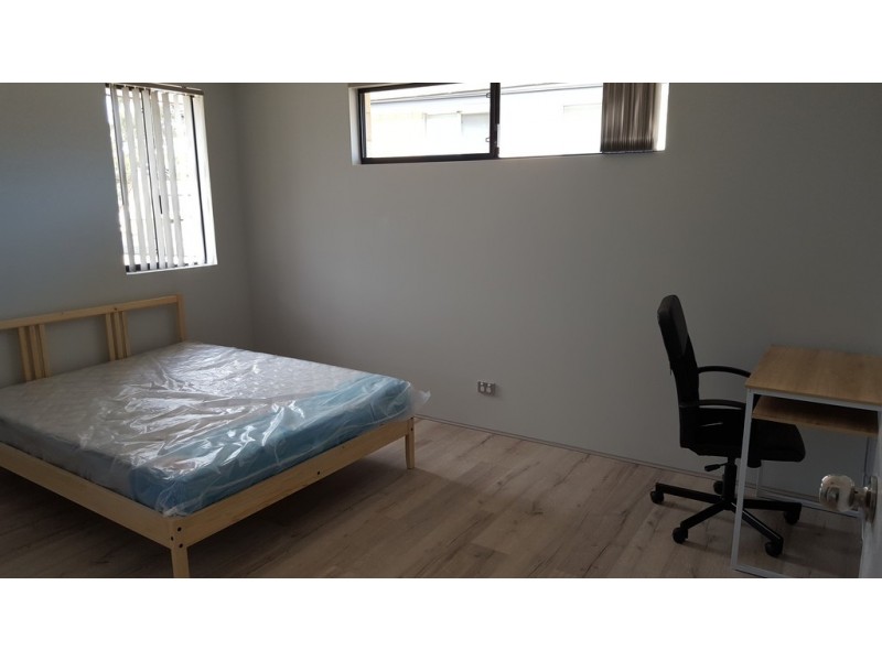 Rooms/2 Parkhill Way, Wilson WA 6107