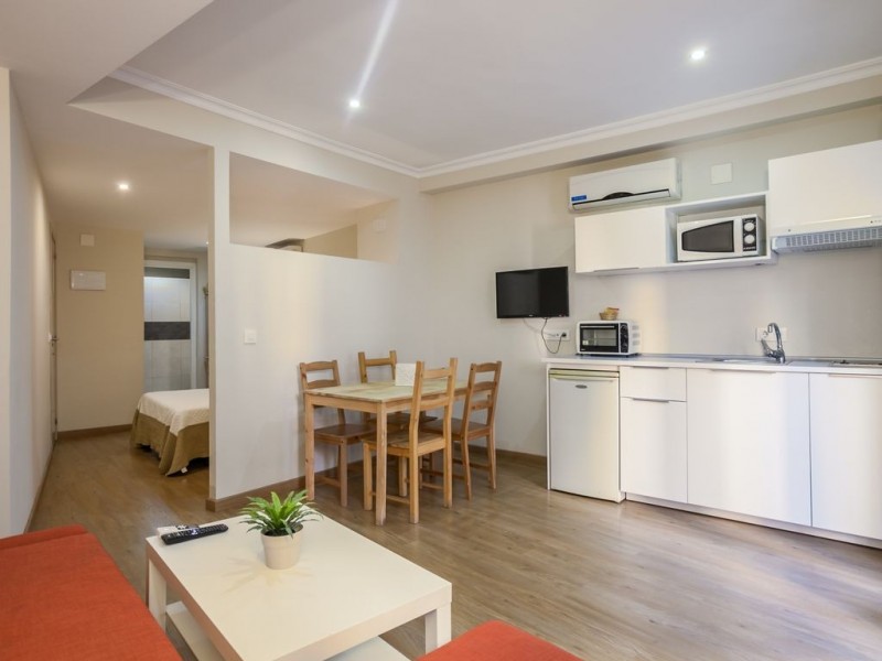 U1/4 Central Terrace, Beckenham WA 6107