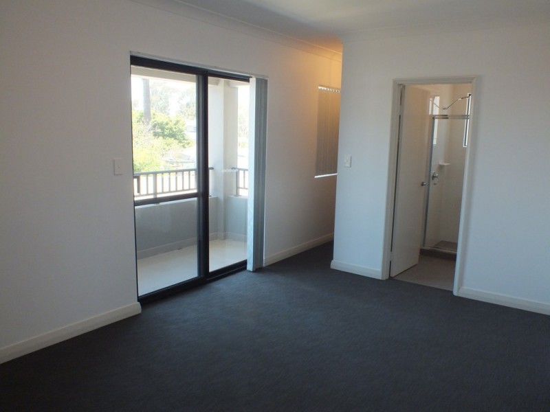 3/4 Carden Drive, Cannington WA 6107