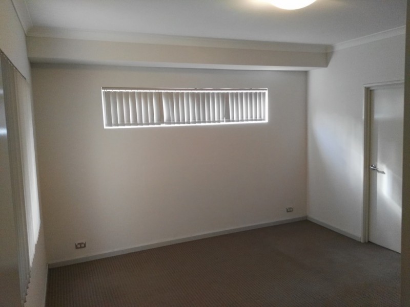 60 Saint Catharines Promenade, Champion Lakes WA 6111