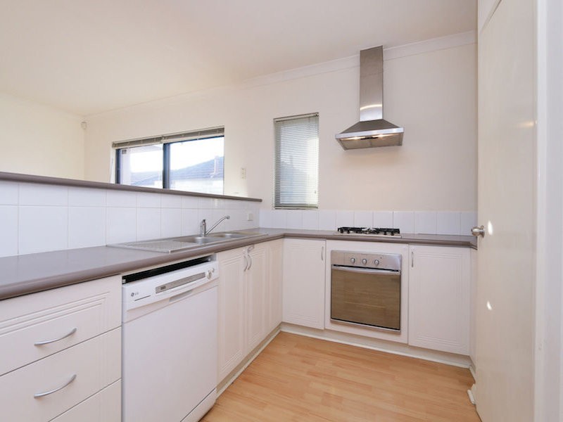 38D Hooley Street, Midland WA 6056