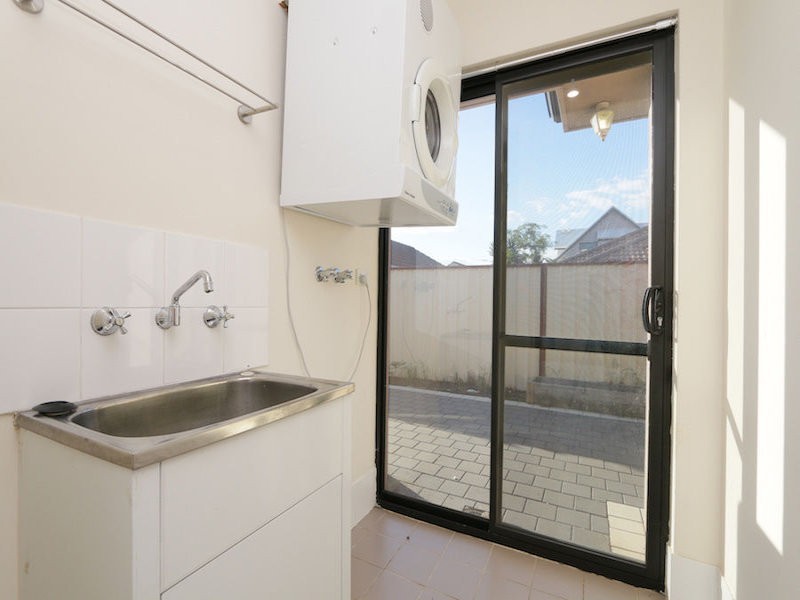 38D Hooley Street, Midland WA 6056