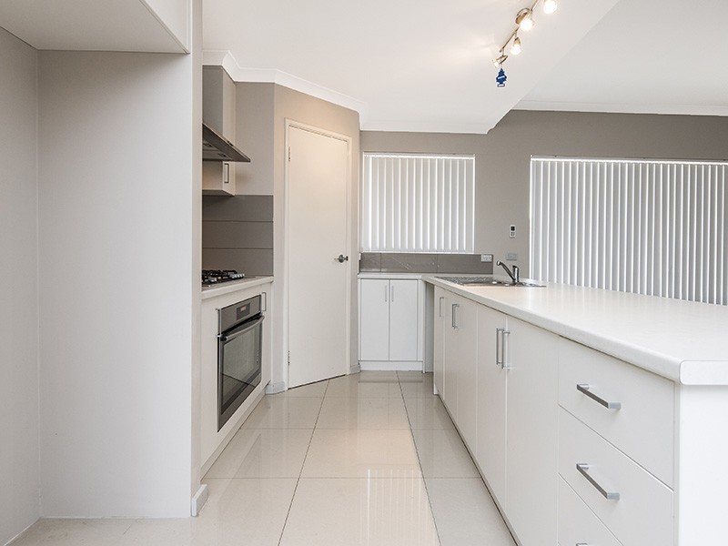 26 Casitas Street, Champion Lakes WA 6111