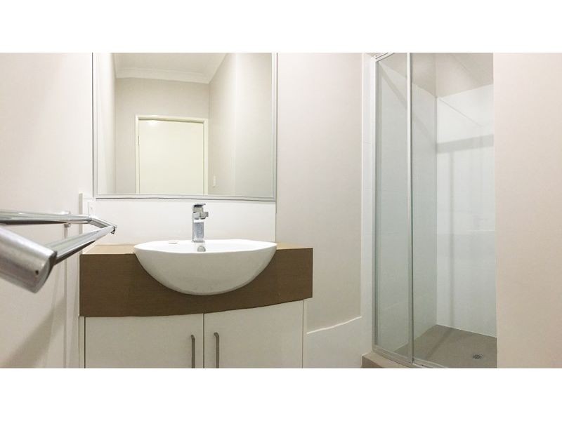 9/4 Central Terrace, Beckenham WA 6107