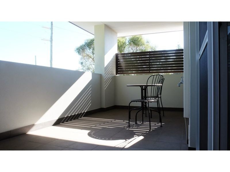 9/4 Central Terrace, Beckenham WA 6107