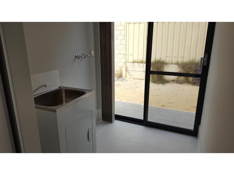 Rooms/2 Parkhill Way, Wilson WA 6107
