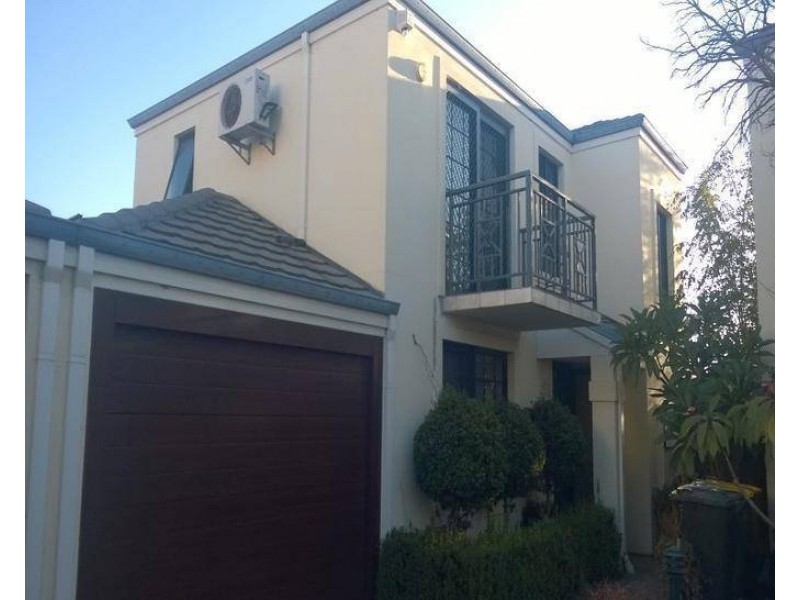 Master Room 28C Farnham Street, Bentley WA 6102