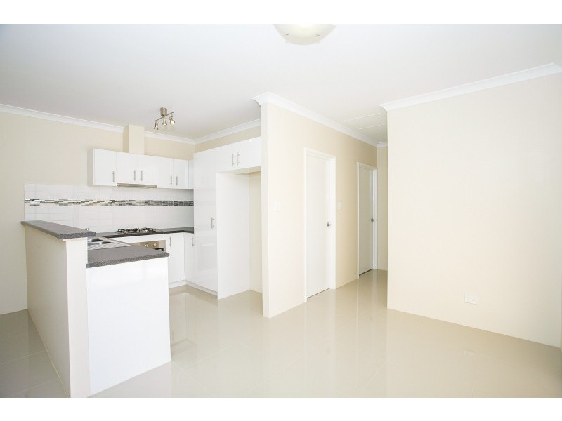 3/8 Central Terrace, Beckenham WA 6107