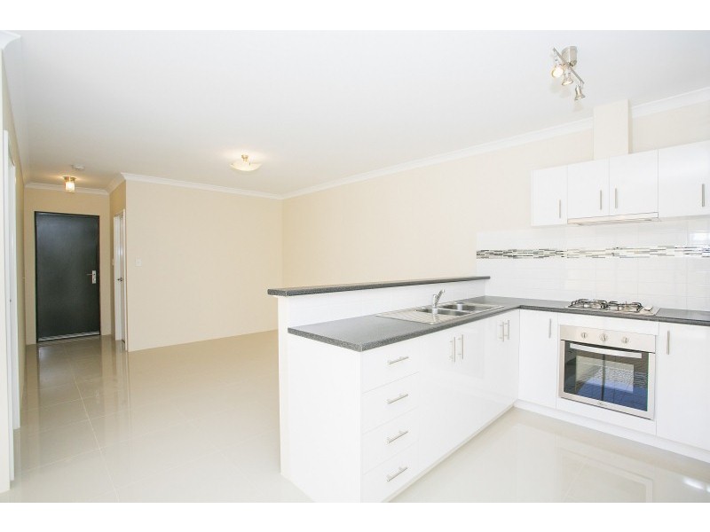 3/8 Central Terrace, Beckenham WA 6107