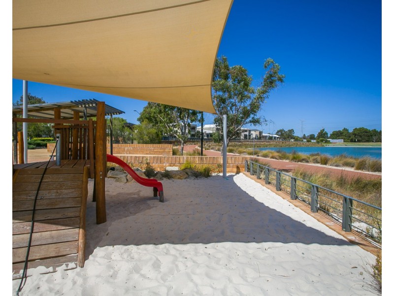 53 Barrington Ave, Champion Lakes WA 6111