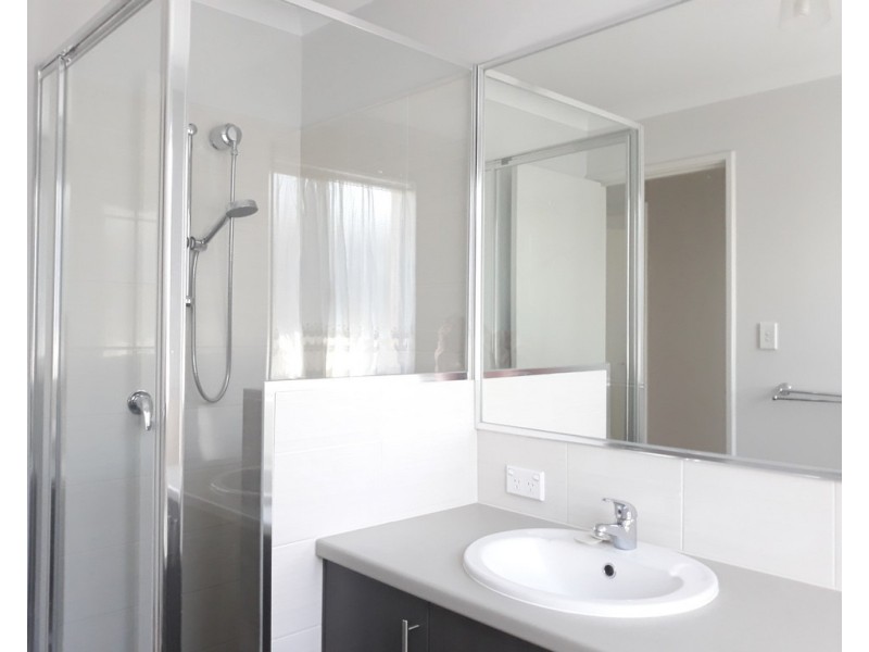 53 Barrington Ave, Champion Lakes WA 6111