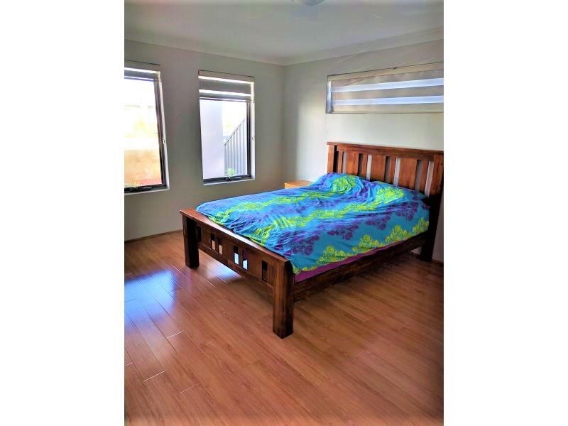 53 Barrington Ave, Champion Lakes WA 6111