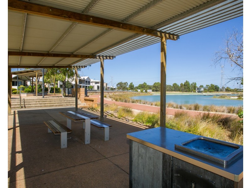 53 Barrington Ave, Champion Lakes WA 6111