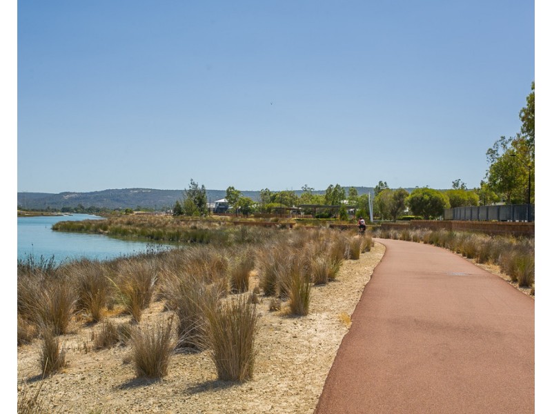 53 Barrington Ave, Champion Lakes WA 6111