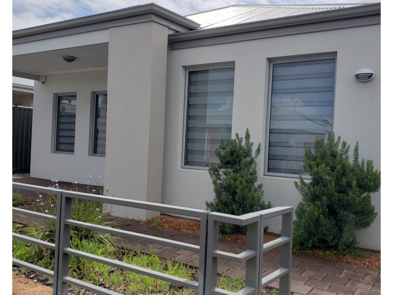 53 Barrington Ave, Champion Lakes WA 6111