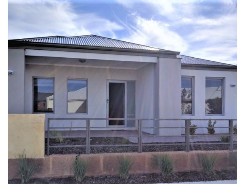 53 Barrington Ave, Champion Lakes WA 6111