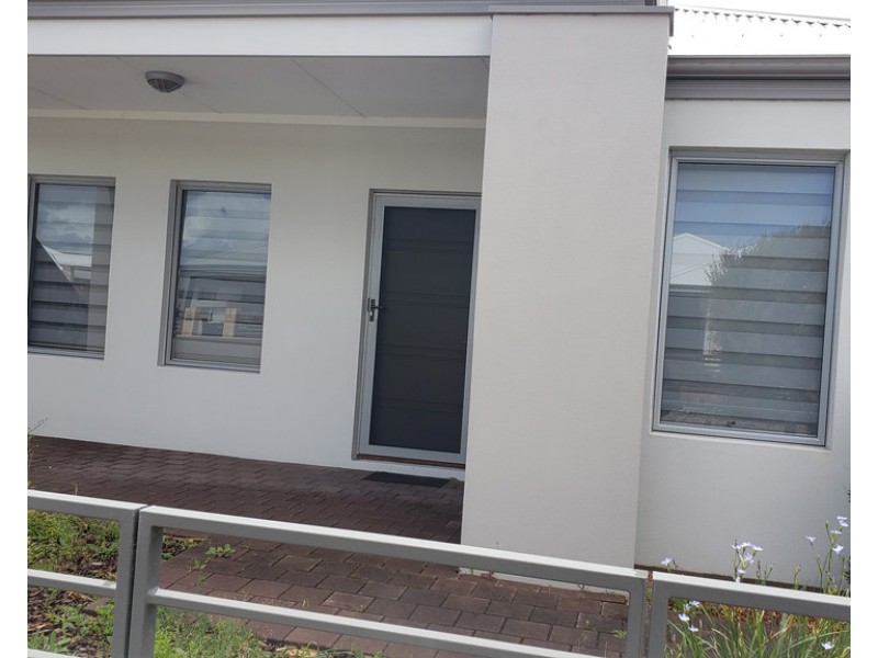 53 Barrington Ave, Champion Lakes WA 6111