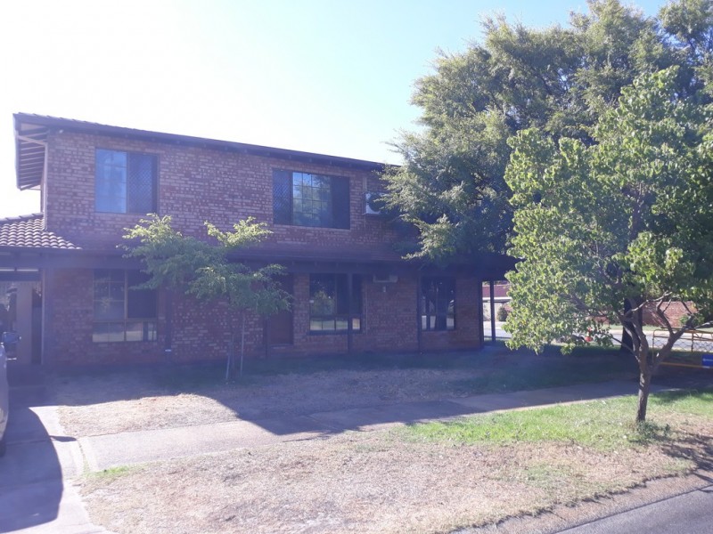 Rooms / 19 Waterford Avenue, Waterford WA 6152