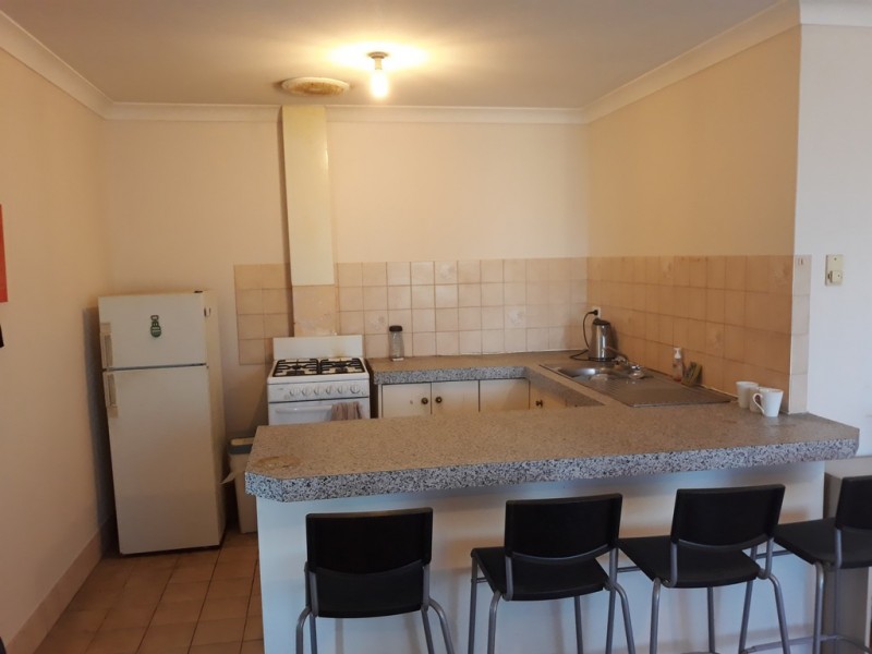 Rooms / 19 Waterford Avenue, Waterford WA 6152