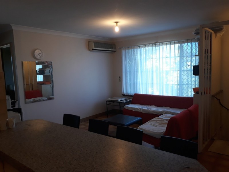 Rooms / 19 Waterford Avenue, Waterford WA 6152