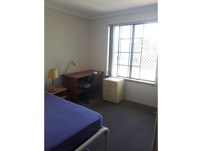 Rooms / 19 Waterford Avenue, Waterford WA 6152