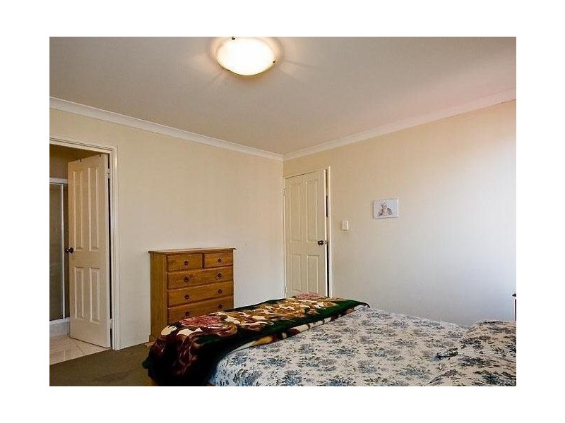 Huge Room 3A mint st, East Victoria Park WA 6101