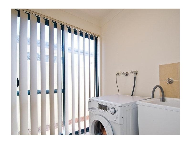 Huge Room 3A mint st, East Victoria Park WA 6101