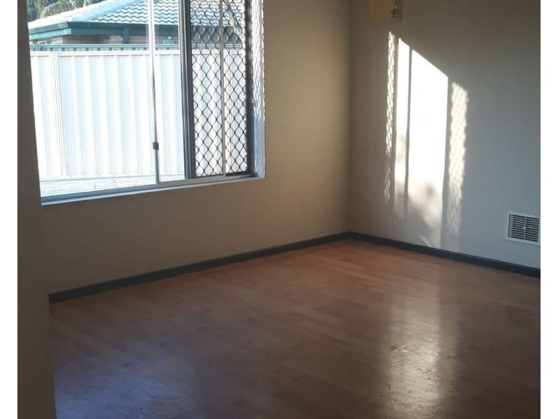 13 Arcaman Place, South Lake WA 6164