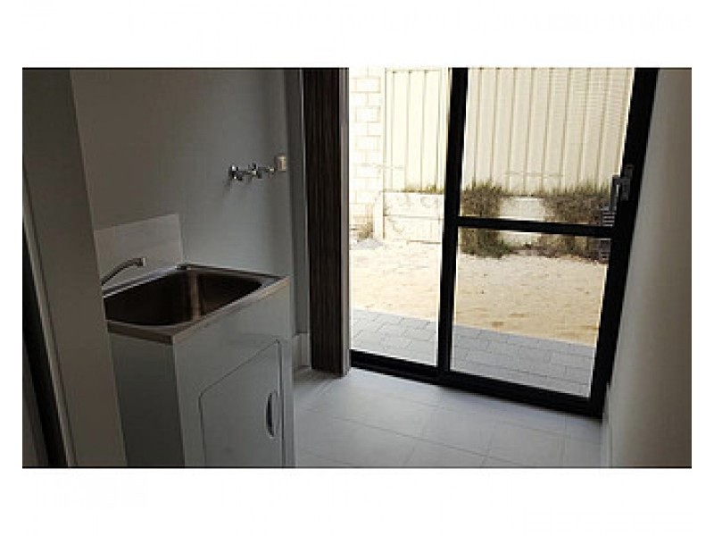 Rooms 7/2 Parkhill Way, Wilson WA 6107