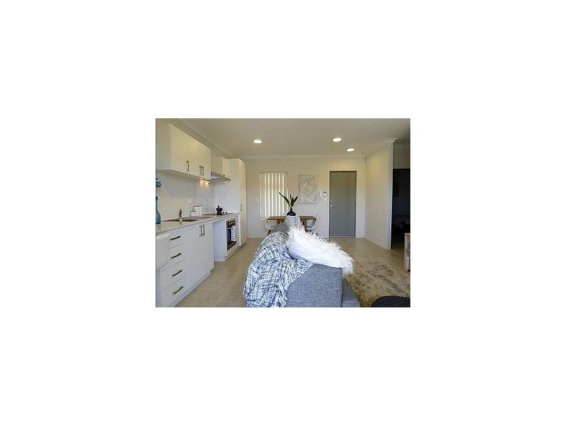 8/1 bluebell avenue, High Wycombe WA 6057