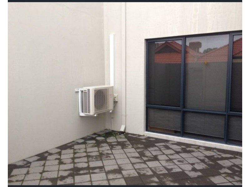 1/17A Woodchester Roaad, Nollamara WA 6061