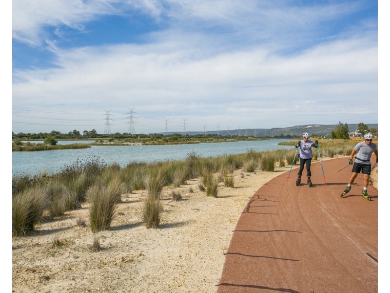 5 Melton Hill Lane, Champion Lakes WA 6111