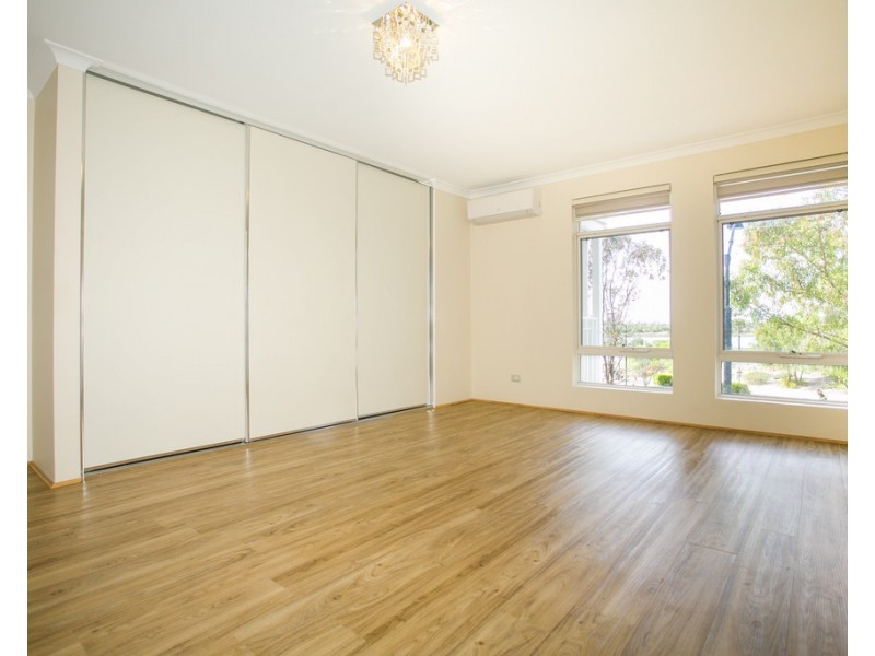 5 Melton Hill Lane, Champion Lakes WA 6111