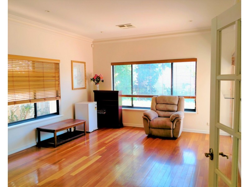 4 New Ross Lane, Waterford WA 6152