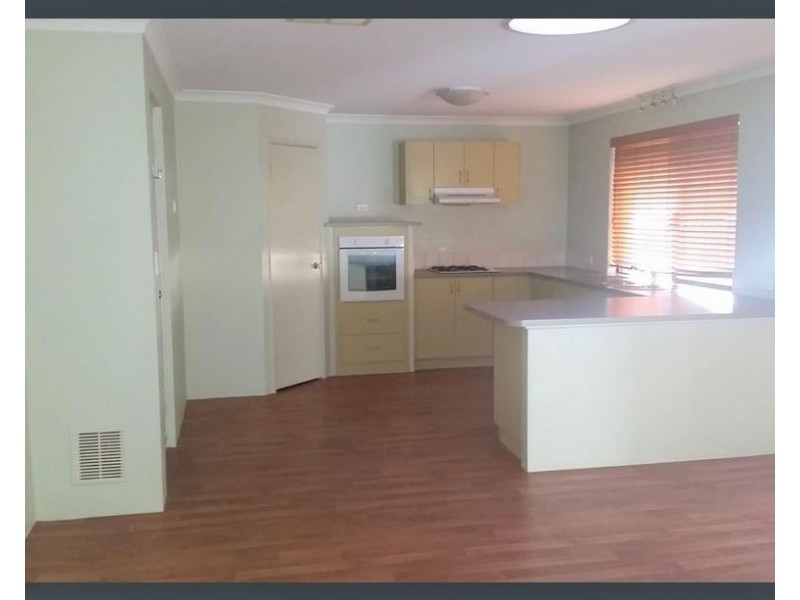 7 Charnley Bend, Success WA 6164