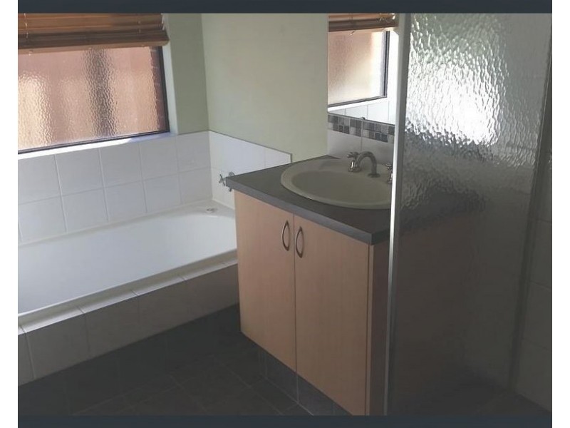 7 Charnley Bend, Success WA 6164