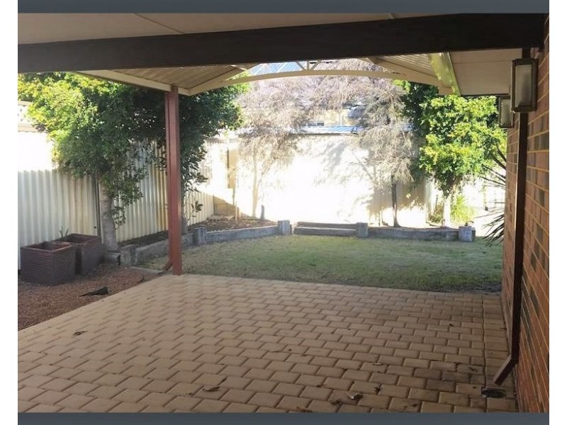 7 Charnley Bend, Success WA 6164