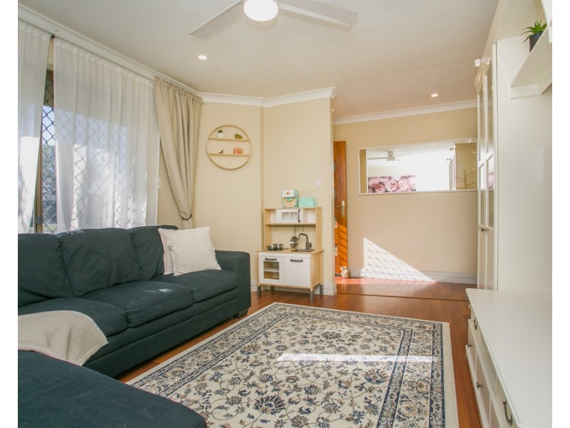 4 Pendragon Court, Camillo WA 6111