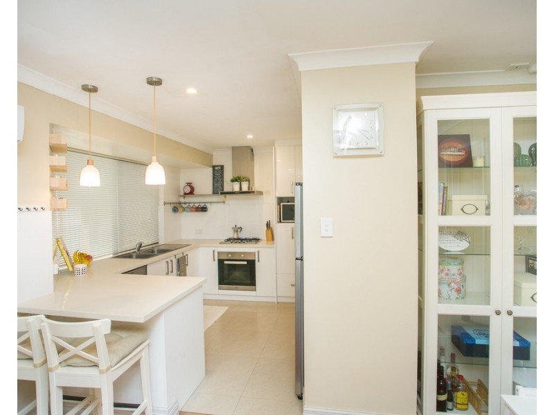 4 Pendragon Court, Camillo WA 6111