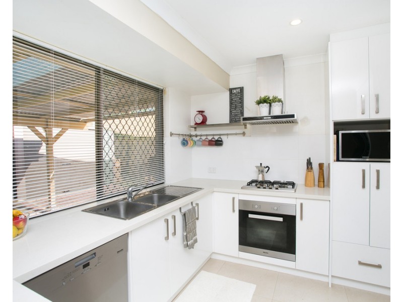 4 Pendragon Court, Camillo WA 6111