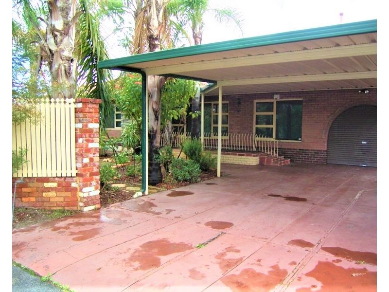 29 Balaka Way, Queens Park WA 6107