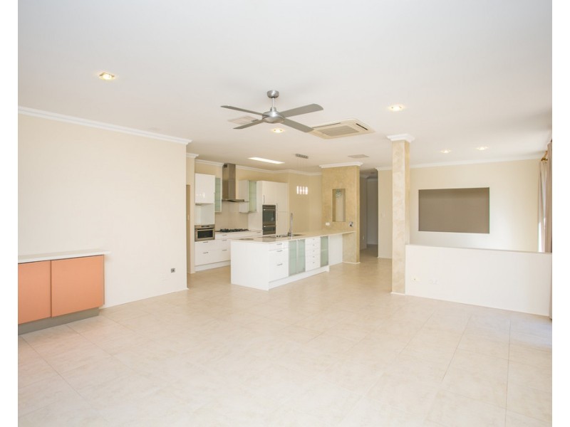 40 Lowan Loop, Karawara WA 6152