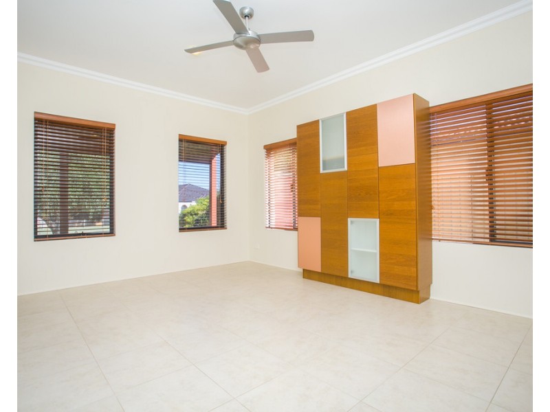 40 Lowan Loop, Karawara WA 6152