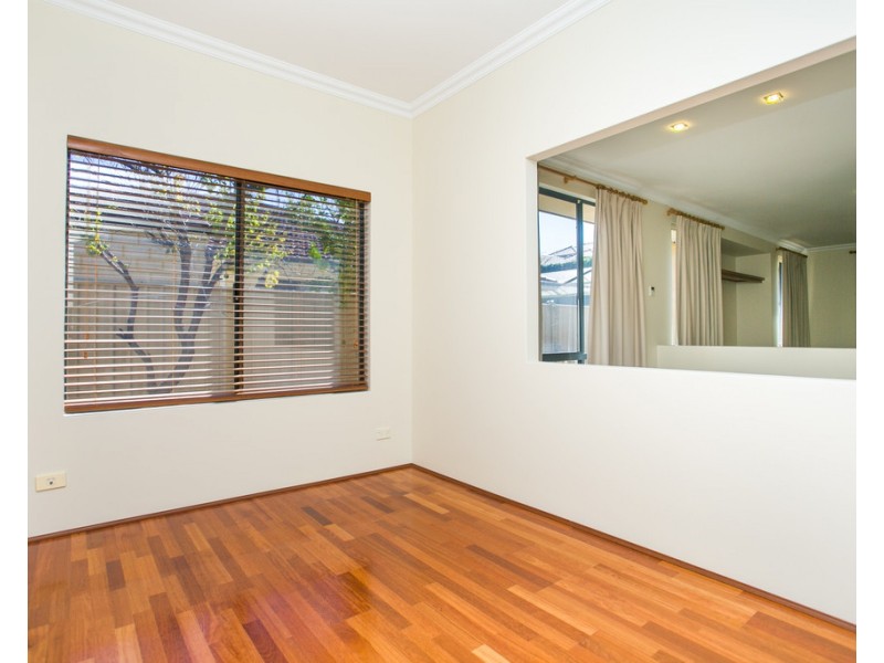 40 Lowan Loop, Karawara WA 6152