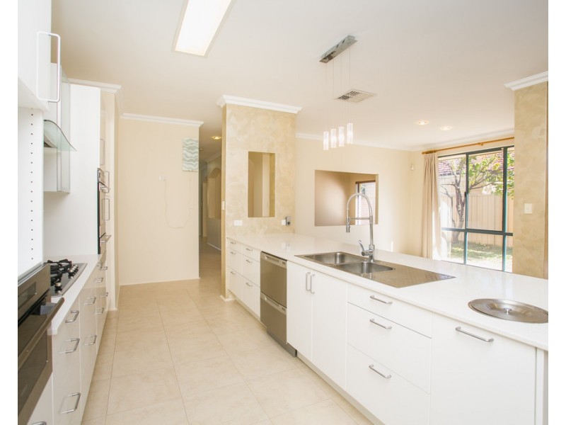 40 Lowan Loop, Karawara WA 6152