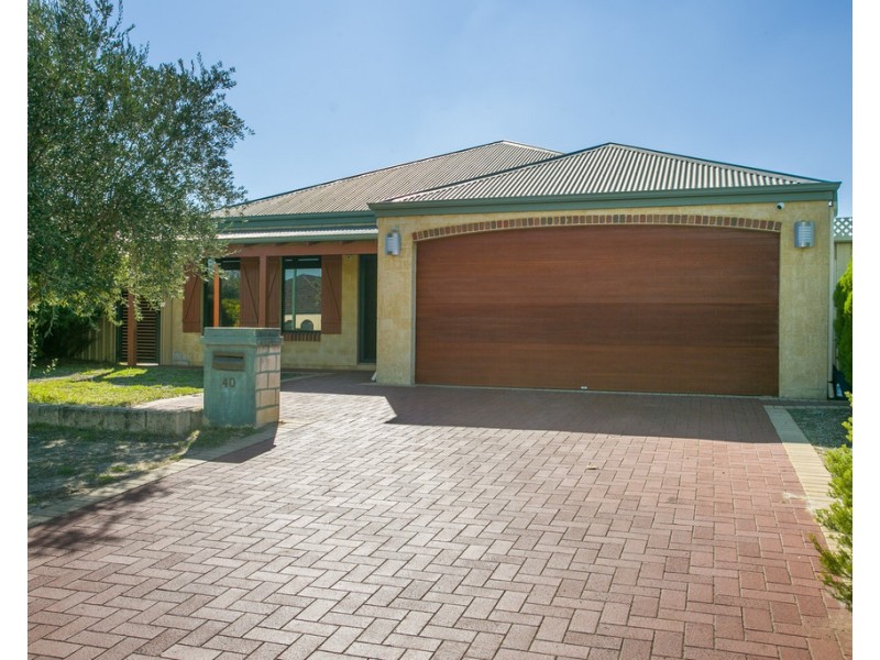 40 Lowan Loop, Karawara WA 6152