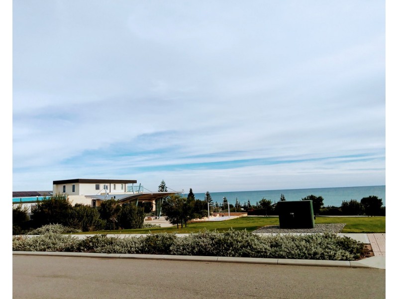 14 Seascape Road, Jindalee WA 6036