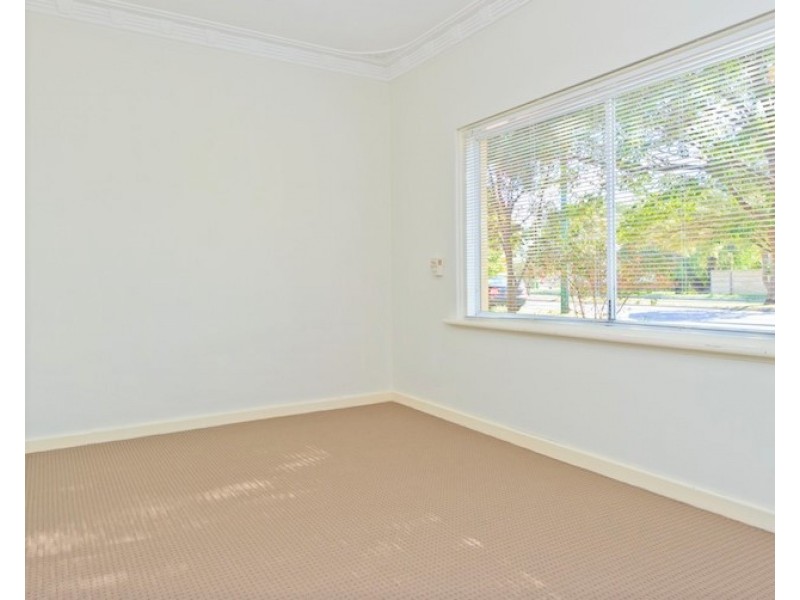 129 Manning Road, Manning WA 6152