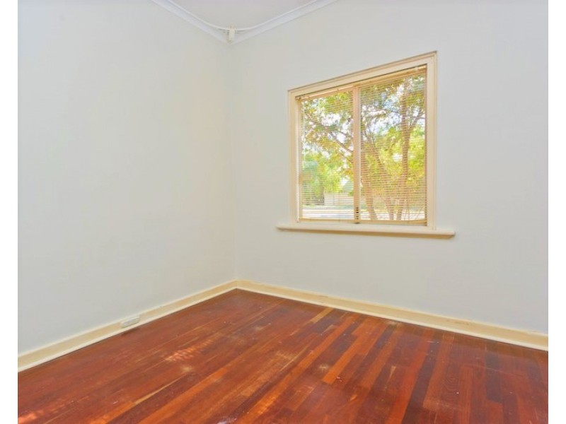 129 Manning Road, Manning WA 6152